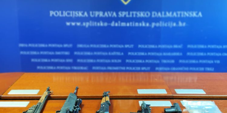 “NADA” i “ARMAGEDON” Oduzeto više komada vatrenog oružja i streljivo u akciji splitske policije