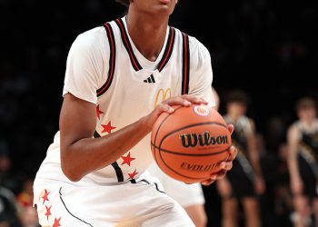 NBA legenda Gilbert Arenas ‘Sin Alijah, 18, smješten u komu nakon ozbiljne automobilske nesreće