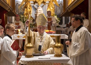 Nadbiskup Križić: “I nama svećenicima to je poziv. Da ne budemo samo svećenici, nego i oltar po mučeništvu ljubavi i služenja”