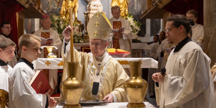 Nadbiskup Križić: “I nama svećenicima to je poziv. Da ne budemo samo svećenici, nego i oltar po mučeništvu ljubavi i služenja”