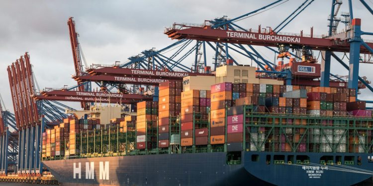 Naglo porastao kineski izvoz, najsnažnije u pet mjeseci