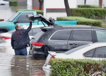 Najmanje 16 mrtvih u poplavama i tornadama dok su oluje trepale iz Teksasa u Ohio