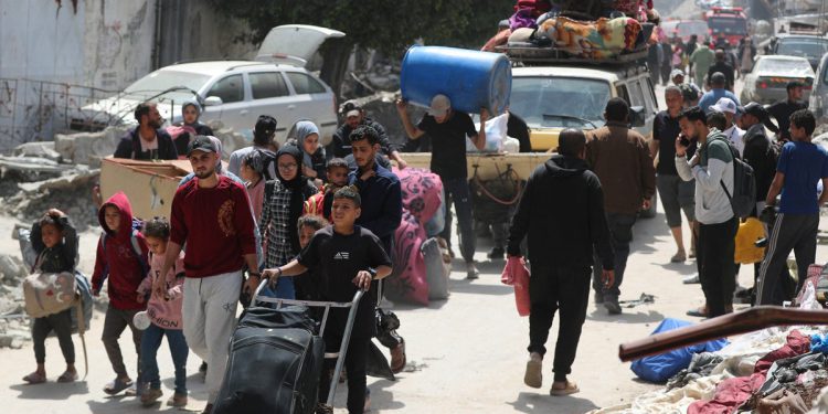 Najmanje 27 ubijenih dok je izraelski štrajk pogodi školu u Gazi, kažu medicinski službenici