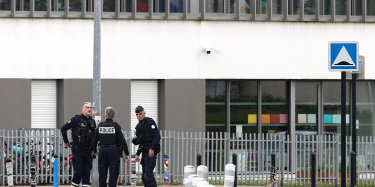 Nantes School uboda ostavlja jednog tinejdžera mrtvog, a tri osobe ozlijeđene u školi Notre-Dame-De-Toutes-Aides u Francuskoj