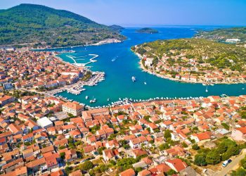 Nezakonito posjedovao pištolj i pijan pucao iz njega u Vela Luci