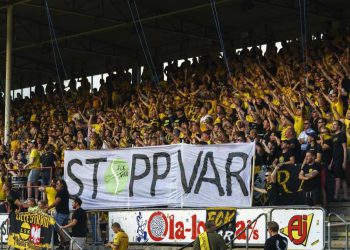 Norveška i Švedska protiv VAR -a