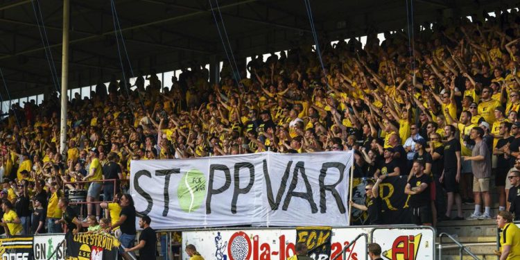 Norveška i Švedska protiv VAR -a