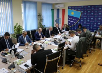 ODLUKE NA SJEDNICI Vlada HNŽ uvećala topli obrok proračunskim korisnicima