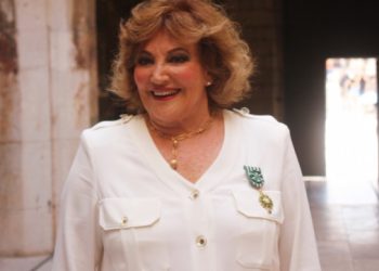 Obitelji Tereze Kesovije bogatija za još jednog člana, a naša pjevačka diva planira novo putovanje