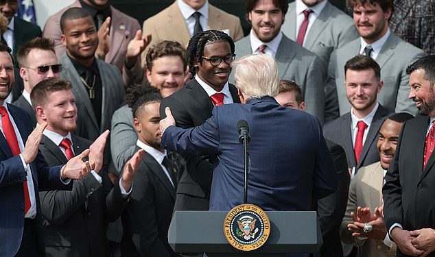 Obožavatelji države Ohio Garme na prijemnici Star Jeremiah Smith zbog interakcije Donalda Trumpa