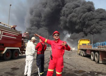 Ogromna eksplozija u iranskoj luci povezana s raketnim pošiljkom goriva ubija 5, ozljeđuje preko 700