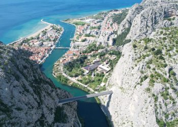 Omišani žele prometno rješenje: “Trasa Dugi Rat-Omiš ima za posljedicu trajnu devastaciju okoliša i nova potencijalna odroništa”