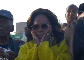 Oprah je optužena za ‘lažno plakanje’ kao najbolji Pal Gayle King izbačen u svemir u letu plavog podrijetla