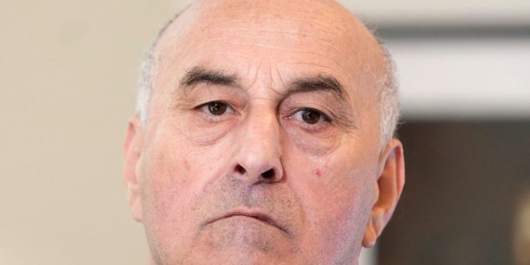 Osumnjičeni u Kardashian Jewel Heist Cose Case planira preuzeti odgovornost za njegovu ulogu na suđenju u Parizu