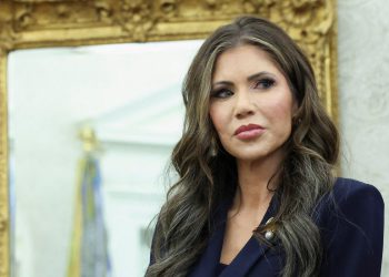 Osumnjičeni uhićen u navodnoj krađi torbice Kristi Noema u SAD -u je ilegalno, kaže službenik