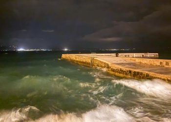 Otkazani večerašnji trajekti za Brač, u prekidu brojne trajektne i katamaranske linije