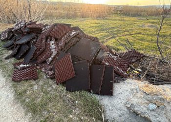Otkrili smo tko je istovario otpad s igrališta u prirodu Paga – Načelnik Povljane: “Htjeli su ušparati, sad će ih to masno koštati!”