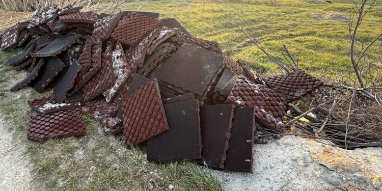 Otkrili smo tko je istovario otpad s igrališta u prirodu Paga – Načelnik Povljane: “Htjeli su ušparati, sad će ih to masno koštati!”