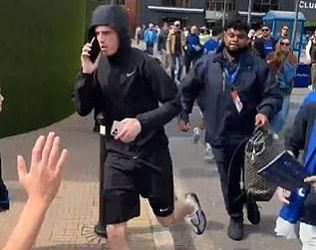 Otkriveno: Istina iza virusnog isječaka Cole Palmera koji se sprintao od mosta Stamford nakon što su fanovi ismijavali bizarno ponašanje Chelsea Star -a nakon pobjede Evertona