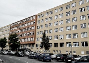 POGODOVALI TVRTKI IZ MOSTARA Podignuta optužnica protiv bivšeg direktora UKC Tuzla i pomoćnika