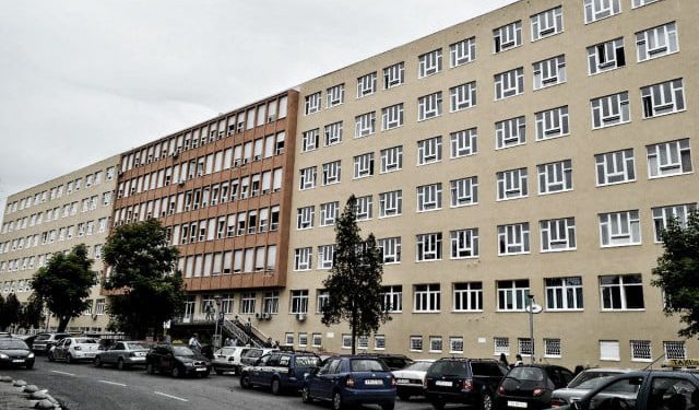 POGODOVALI TVRTKI IZ MOSTARA Podignuta optužnica protiv bivšeg direktora UKC Tuzla i pomoćnika