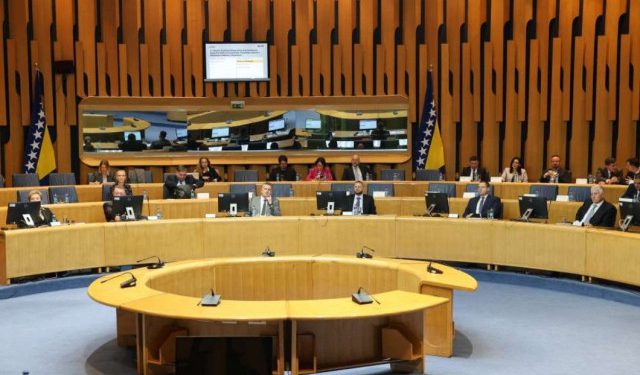 PREKINUTA SJEDNICA DOMA NARODA BiH Klub Bošnjaka rušio kvorum