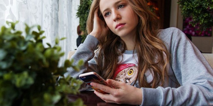 PREVARANTI PONOVNO LOVE NA EMOCIJE Ako dobijete ovu poruku, ne odgovarajte