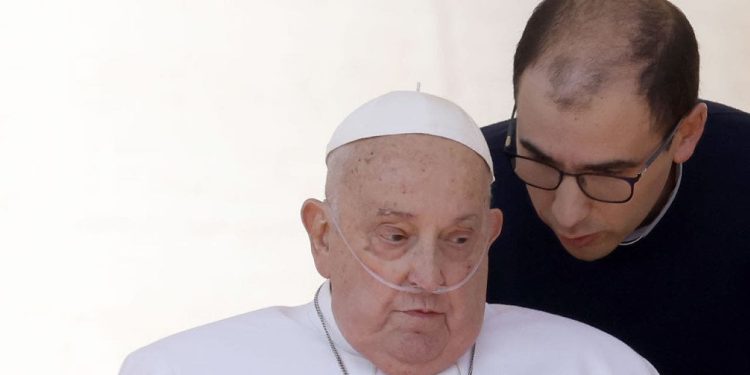 Papa Franjo prvi put javno pojavljuje u tjednima