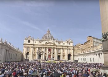 Papa je na Uskrs svijetu poslao poruku: ‘Ovako ćete otkriti Isusa, živog’