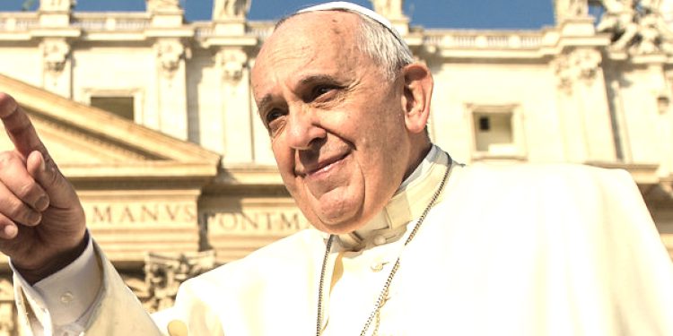 Papin tajnik opisao znak s neba: ‘Lice mu se promijenilo, bio je blistav’