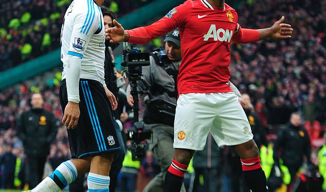 Patrice Evra poziva Luis Suarez na borbu protiv kaveza od trinaest godina od zloglasnog rasizma – a Man United Legend čak kaže da bi bivša Liverpool zvijezda mogla ugristi ga