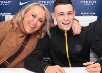 Phil Foden ‘Mama stavlja dvorac od 3 milijuna funti na prodaju tjedan dana nakon’ Vile ‘pjevanja o njoj od navijača Man Uniteda’