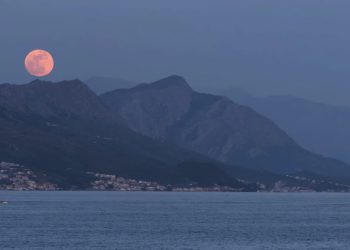 Pogledajte u nebo i vidjet ćete nešto prekrasno