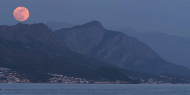 Pogledajte u nebo i vidjet ćete nešto prekrasno