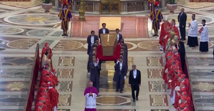 Pogreb pape Franjo: Pazite ključne trenutke iz povijesne službe | Vijesti