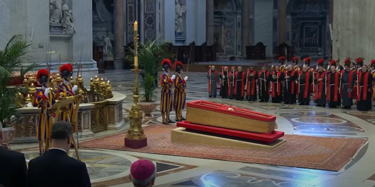 Posmrtni ostaci pape Franje preneseni u baziliku sv. Petra