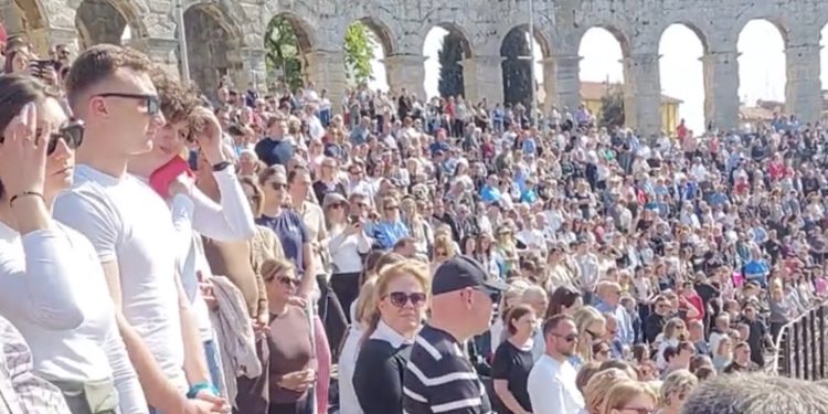Povijesni događaj u pulskoj Areni: ‘Tu gdje su mučeni kršćani, molio se križni put’