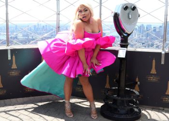 Povucite izvođača Jiggly Caliente iz franšize ‘RuPaul’s Drag Race’ umire u 44 nakon hospitalizacije