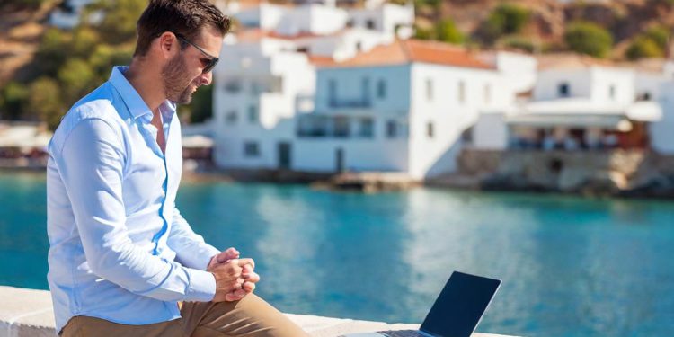 Poziv na online edukaciju: “Scroll, Post, Repeat: Moć online prisutnosti”