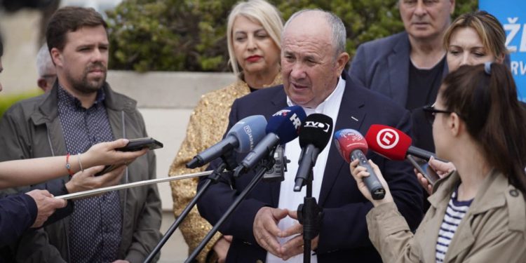 Poznati splitski novinar: “Svatko tko glasa za Željka Keruma idiot je i debil”