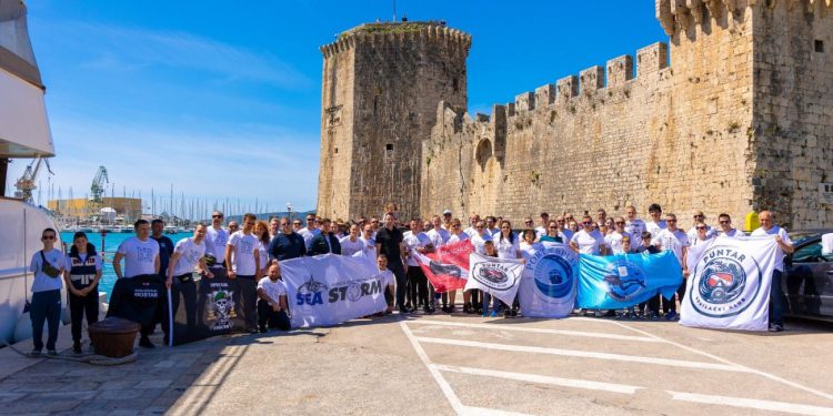Pred Uskrs održana još jedna akcija čišćenja podmorja EKO TROGIR 2025. – Čistimo trogirsku rivu!