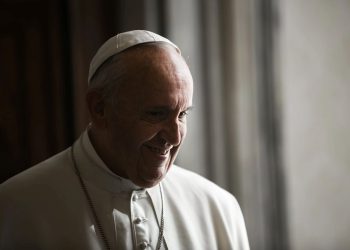 Preminuo papa Franjo…