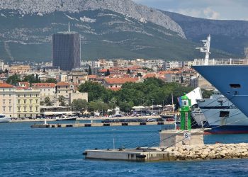 Pretežno sunčano uz buru, u Dalmaciji moguća prolazna kiša