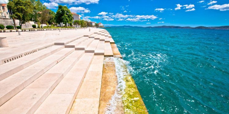 Pretežno sunčano uz umjerenu buru i lebić