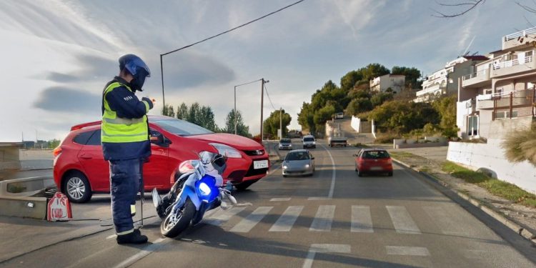 Prometna na magistrali u Podstrani, sudar motora i auta