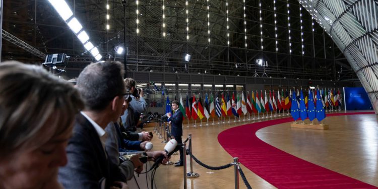 Propadanje slobode medija u EU – Izvještaj – RT World News