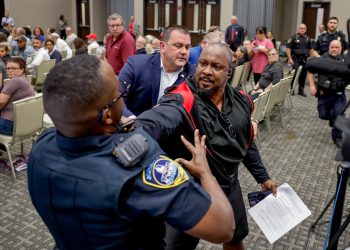 Prosvjednici su se u više navrata ometali kao gradića Marjorie Taylor Greene
