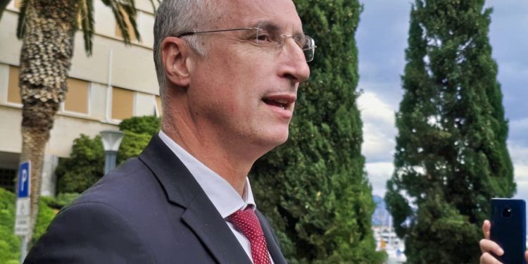 Puljak zgrožen uhićenjem supruga Ninčević-Lesandrić, otkrio što je on prijavio USKOK-u: “Turudić radi za HDZ. Jeste sigurni da i vas neće ujutro uhititi ako…?”