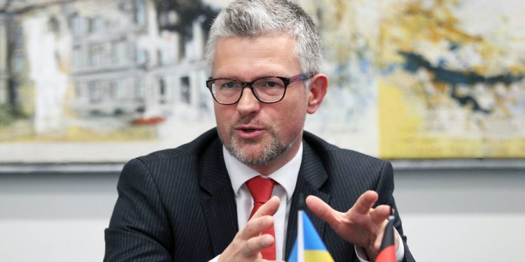 Puške, zlato i krivnja – Kijev najglasniji lobist zahtijeva spas na trošak EU -a (opet) – RT World News