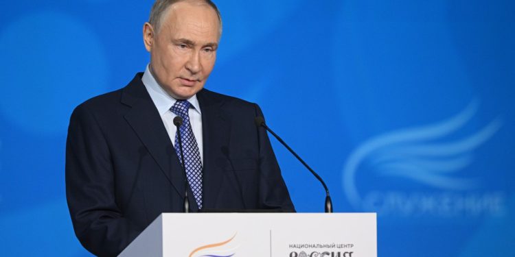 Putin najavljuje primirje pobjede – RT Rusija i bivši Sovjetski Savez